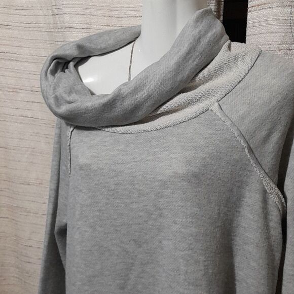 12PM by Mon Amy USA  sweater size medium gray color - Picture 5 of 8
